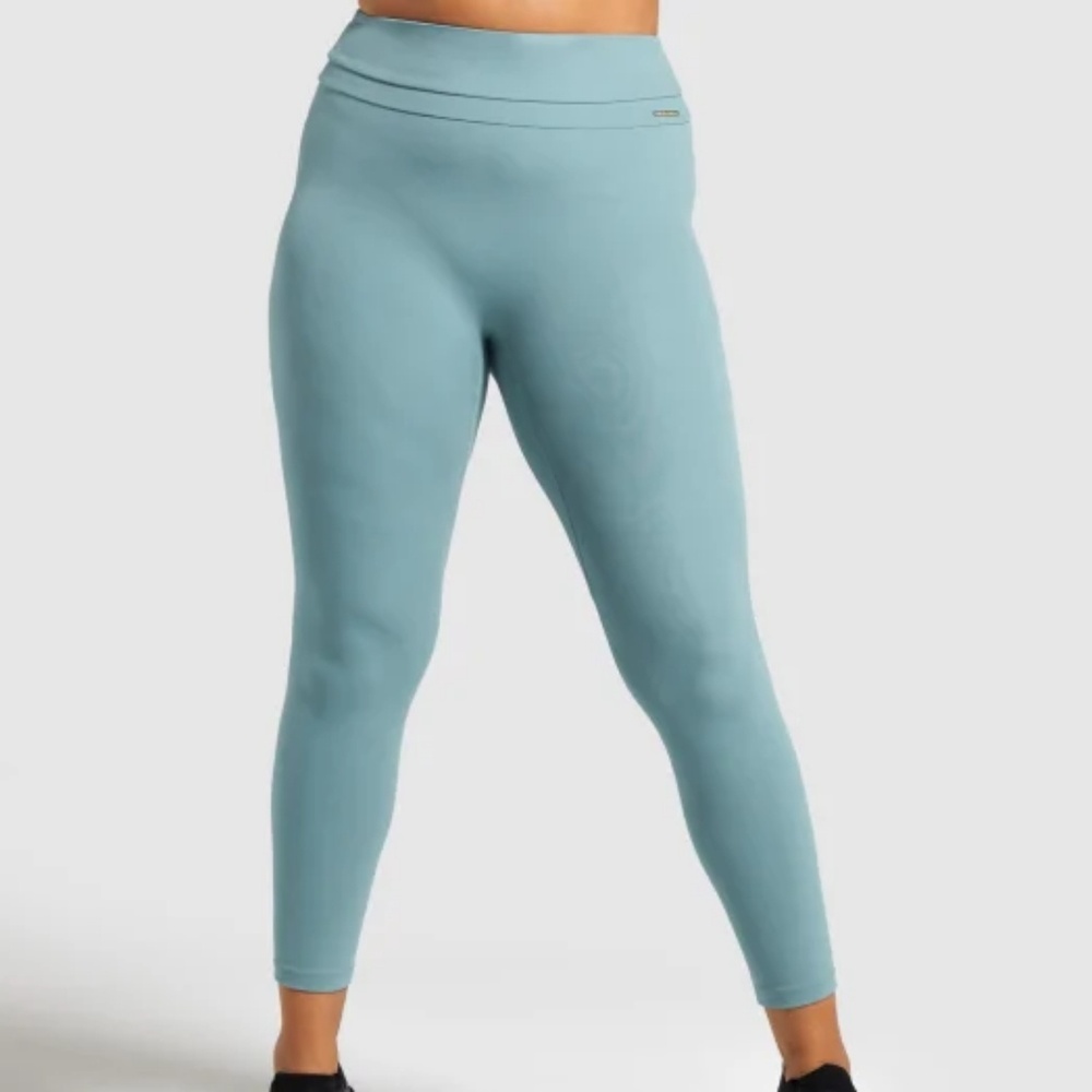 Whitney Simmons x Gymshark leggings Sage Green
